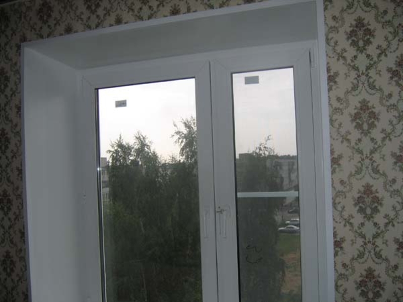 Откос оконный пластиковый. Откосы для окон в москве. Цветные откосы для пластиковых окон. Откосы для окон в москве. Оконные откосы из мдф.