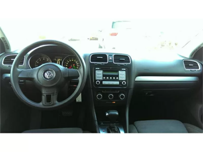 2010 Volkswagen Golf  4